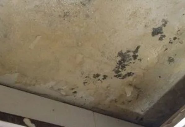 大渡口阳台漏水维修公司分享下大渡口卫生间渗水维修需要注意哪些问题。